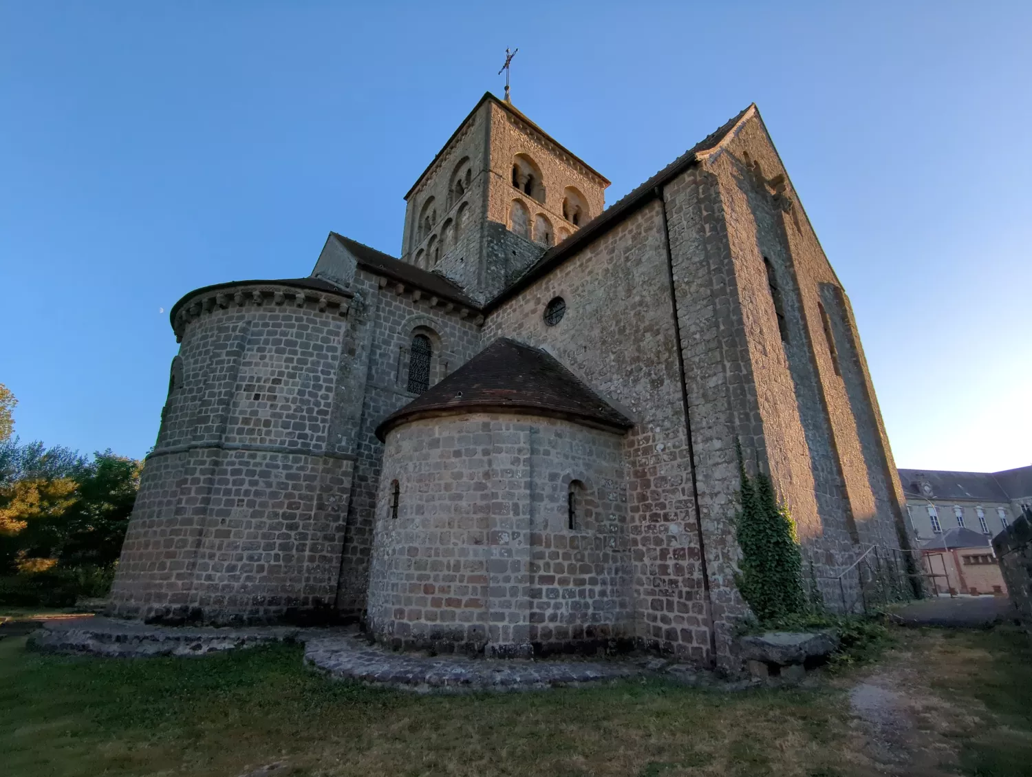 Couverture "L'église Notre-Dame-sur-l'Eau"